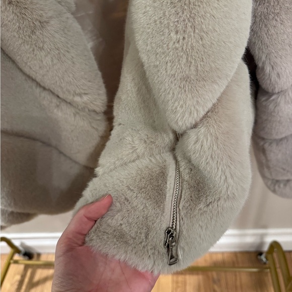 Generation Love Soft Gray Teddy Jacket - Picture 6 of 6